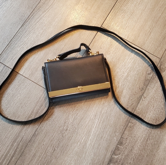 Guess Black and White Crossbody/Clutch Bag with detachable strap. - Picture 1 of 14